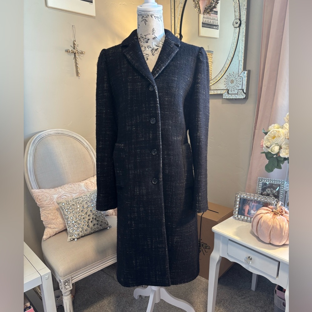 Burberry Classic Black Wool Tweed Pattern Women's Coat.  Size US 10.